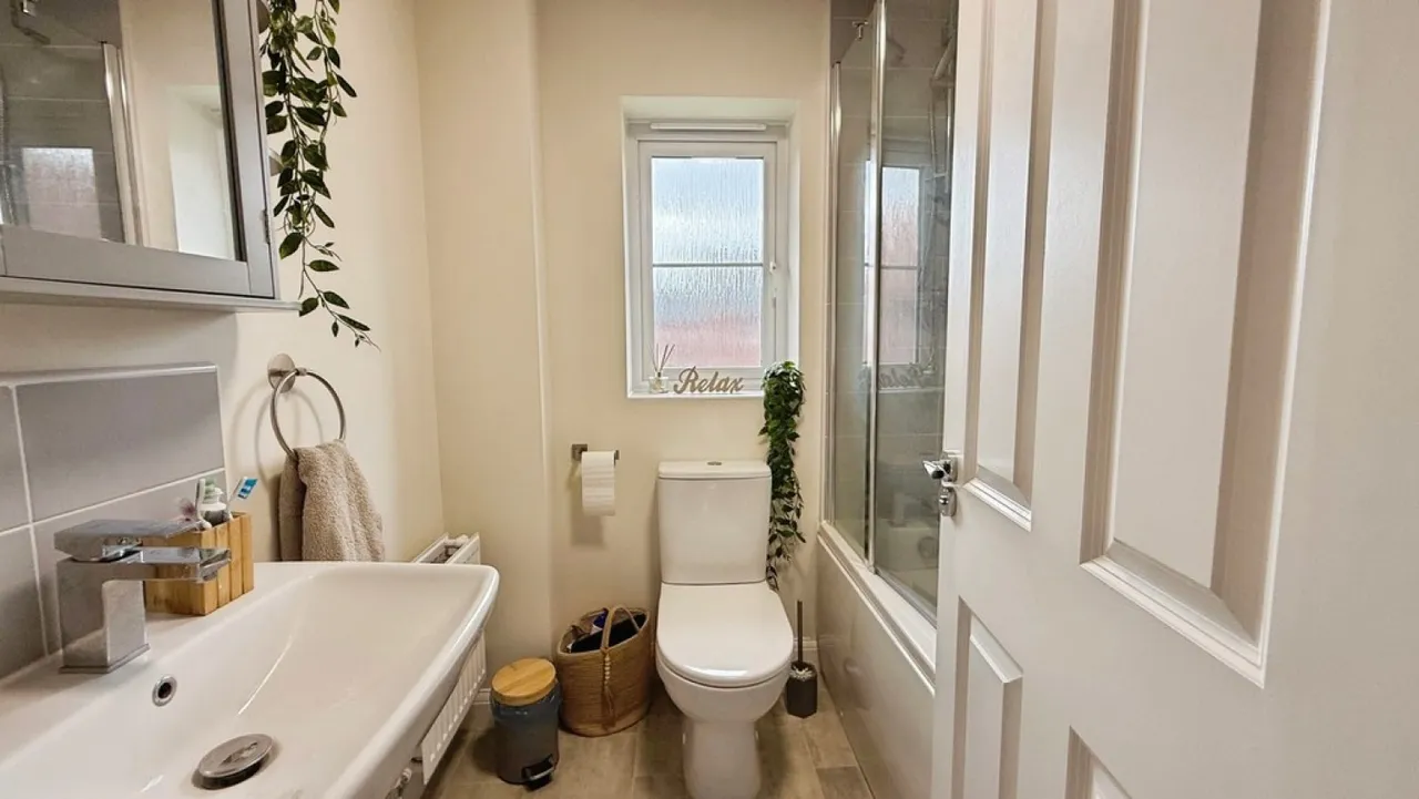 Brouncker Road, Westbury, photo 11