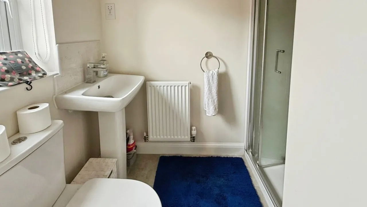 Brouncker Road, Westbury, photo 8