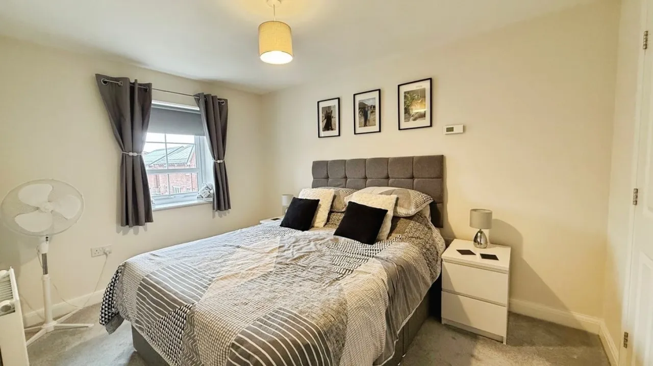 Brouncker Road, Westbury, photo 7