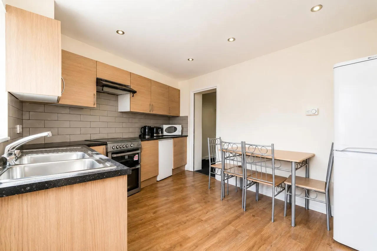 Beccles Drive, Barking, IG11, photo 5