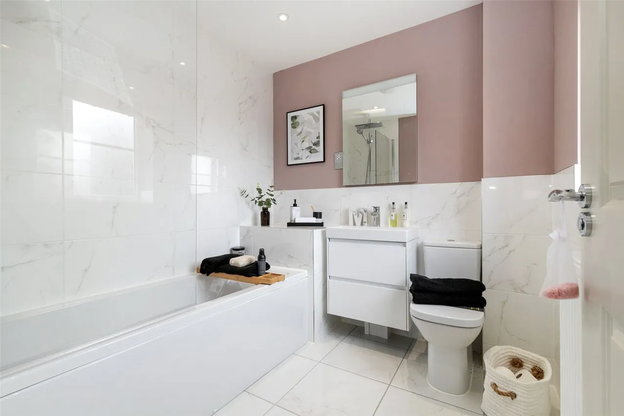 Chediston Place, Halesworth, IP19, photo 10