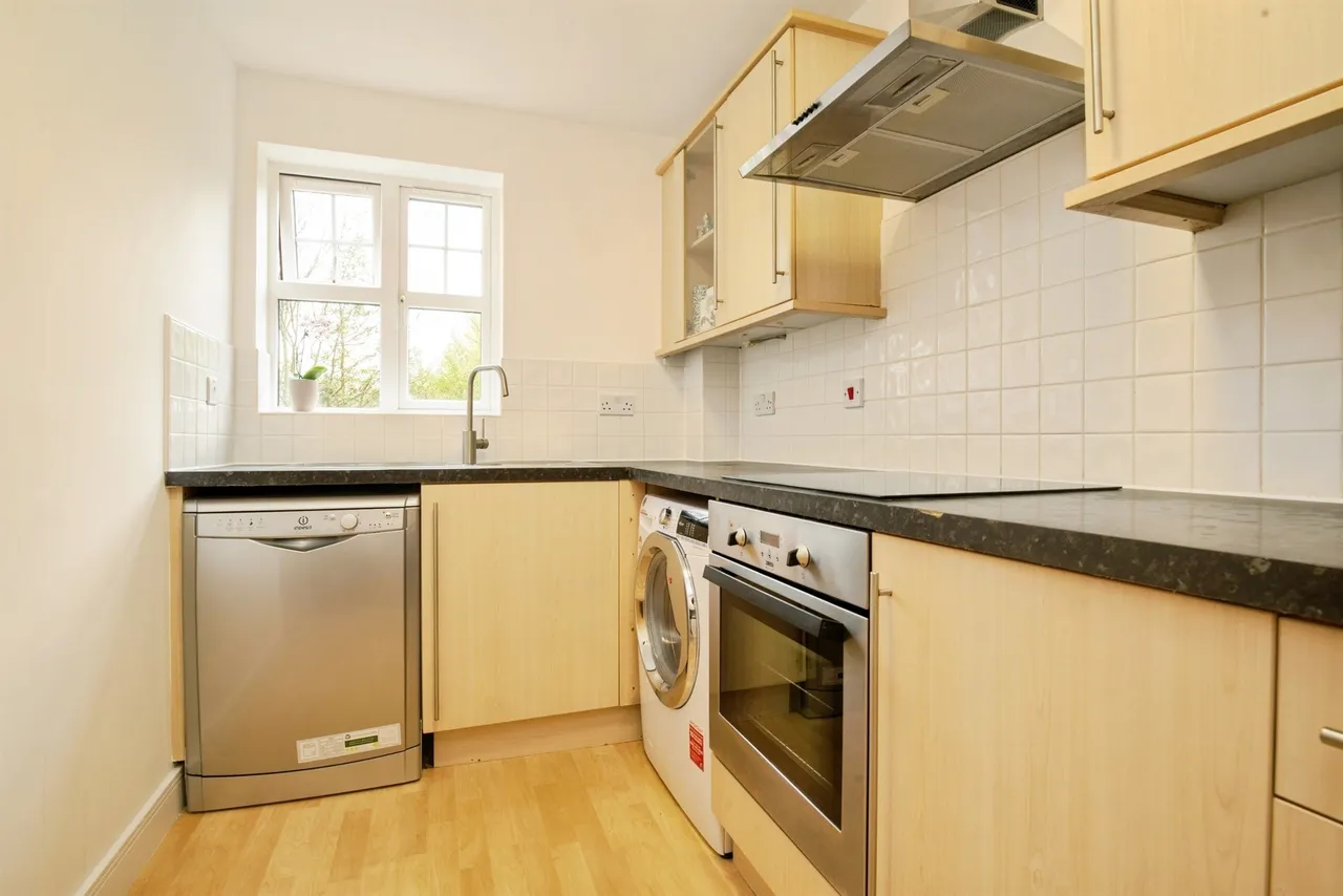 Heol Tre Forys, Penarth, CF64, photo 13