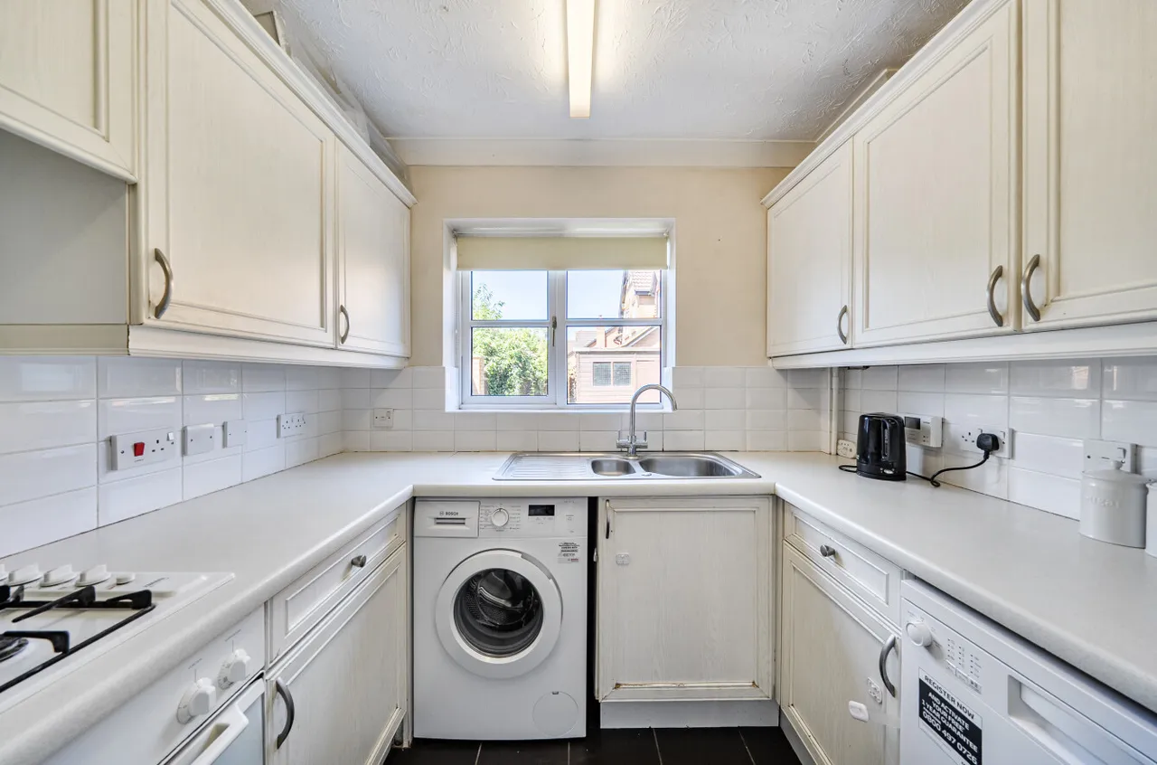 Acer Drive, West End, Woking, Surrey, GU24 9XH, photo 12