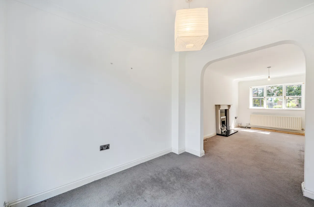 Acer Drive, West End, Woking, Surrey, GU24 9XH, photo 3