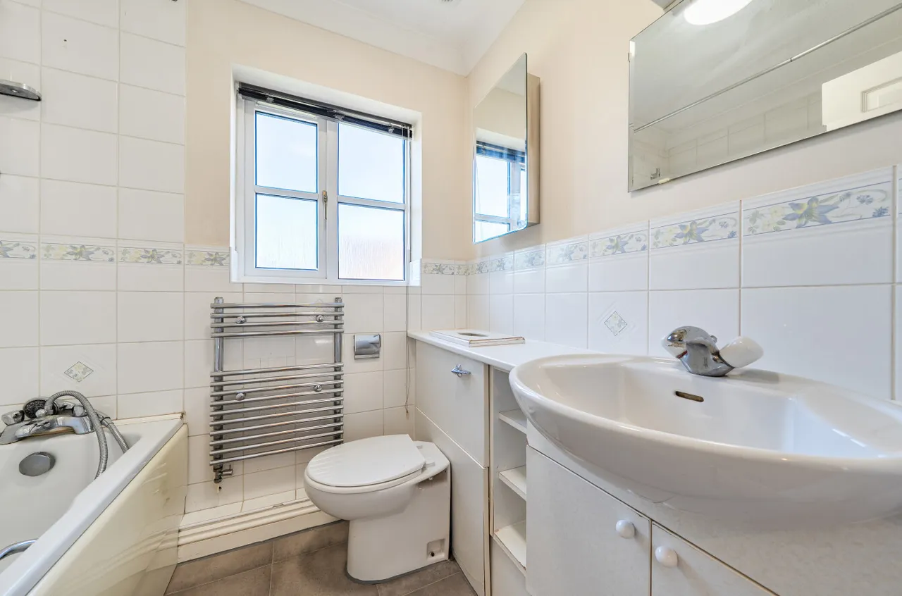 Acer Drive, West End, Woking, Surrey, GU24 9XH, photo 9