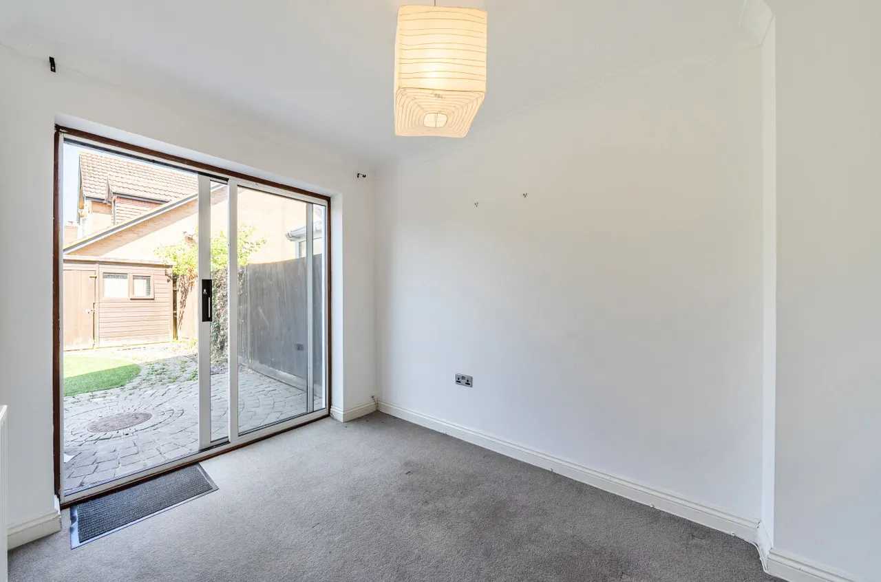 Acer Drive, West End, Woking, Surrey, GU24 9XH, photo 4