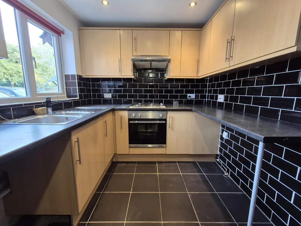 Florence Close, Grays, RM20, photo 2
