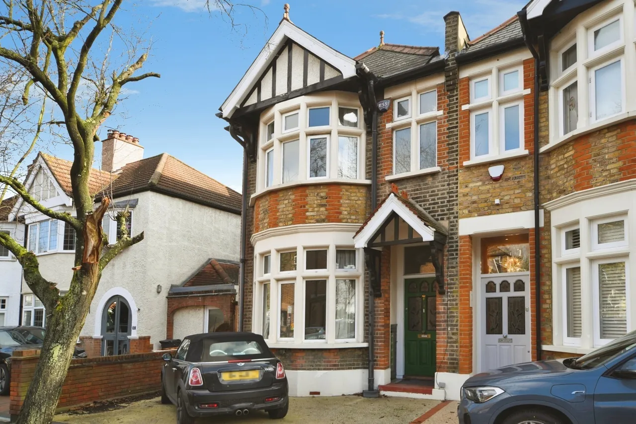 3 bed house for sale — Park Road, LONDON, London, E12
