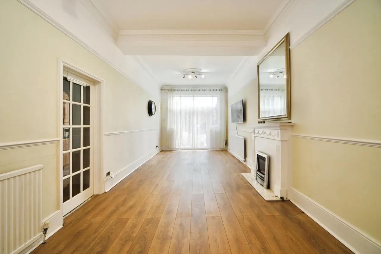 Park Road, LONDON, London, E12, photo 2