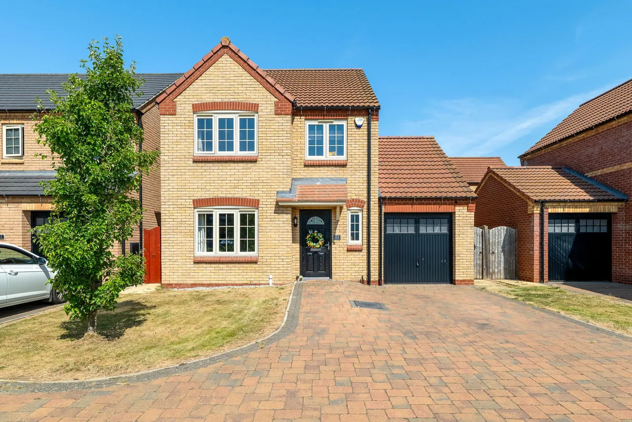 3 bed house for sale — Flavian Road, Lincoln, LN2 4GR
