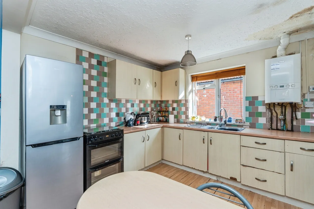 Warwick Road, Totton, SO40, photo 6