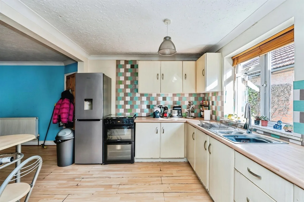 Warwick Road, Totton, SO40, photo 7
