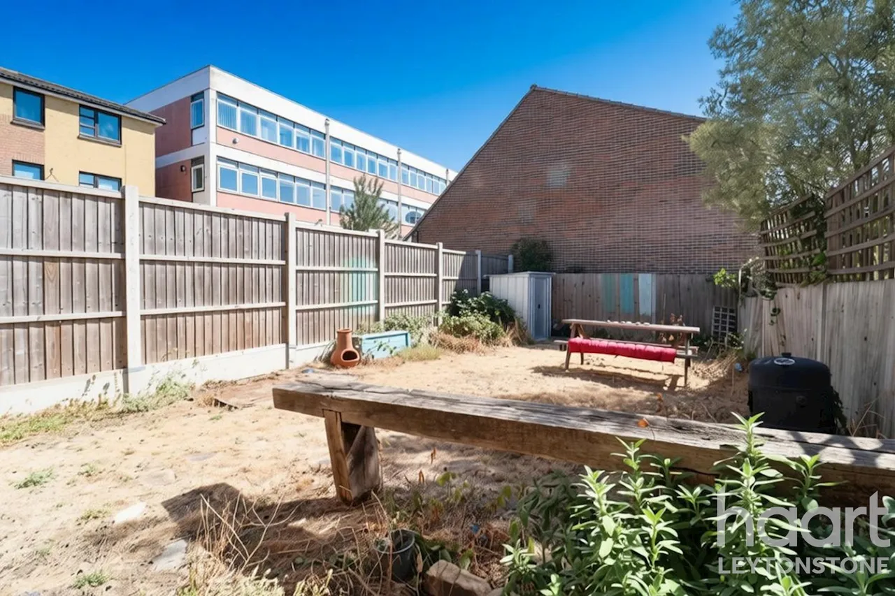 Baird Close, London, E10, photo 4