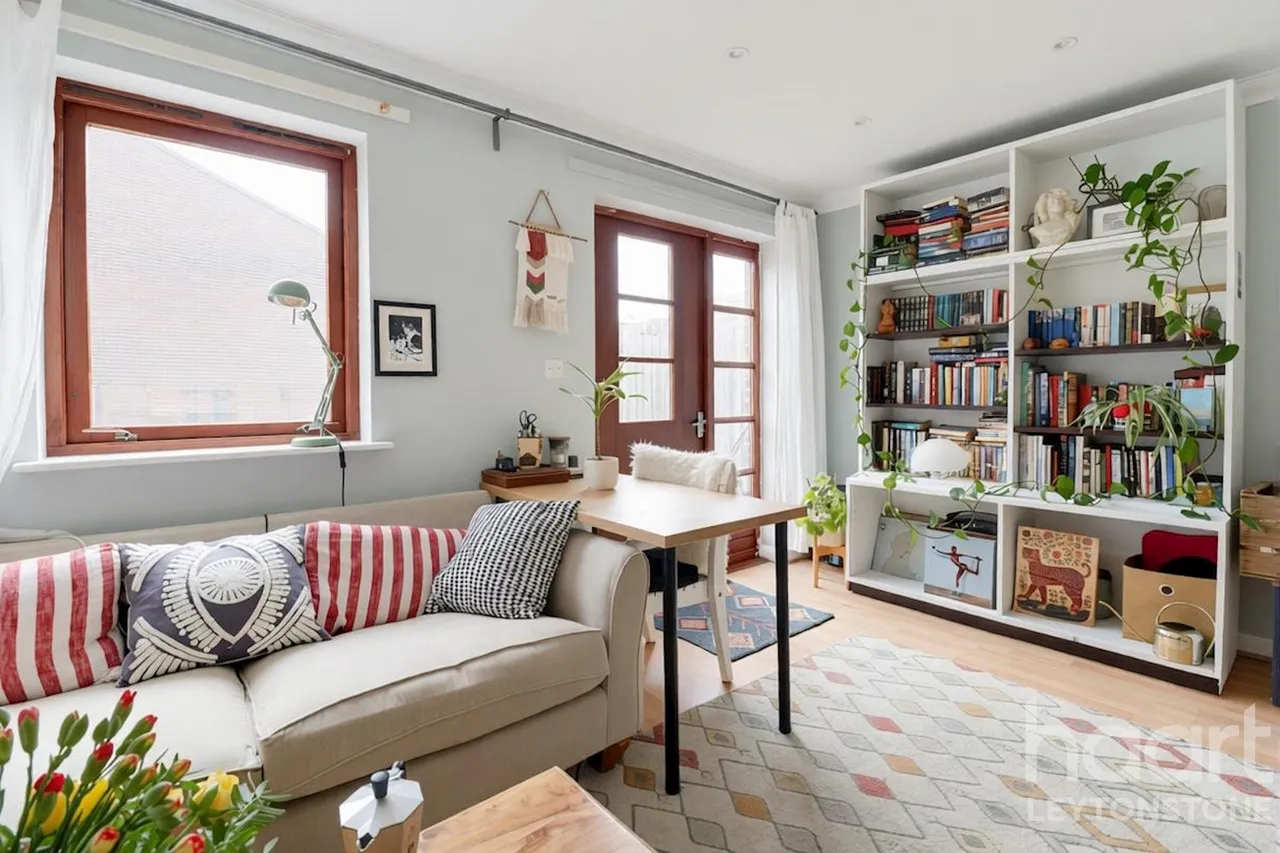 Baird Close, London, E10, photo 3