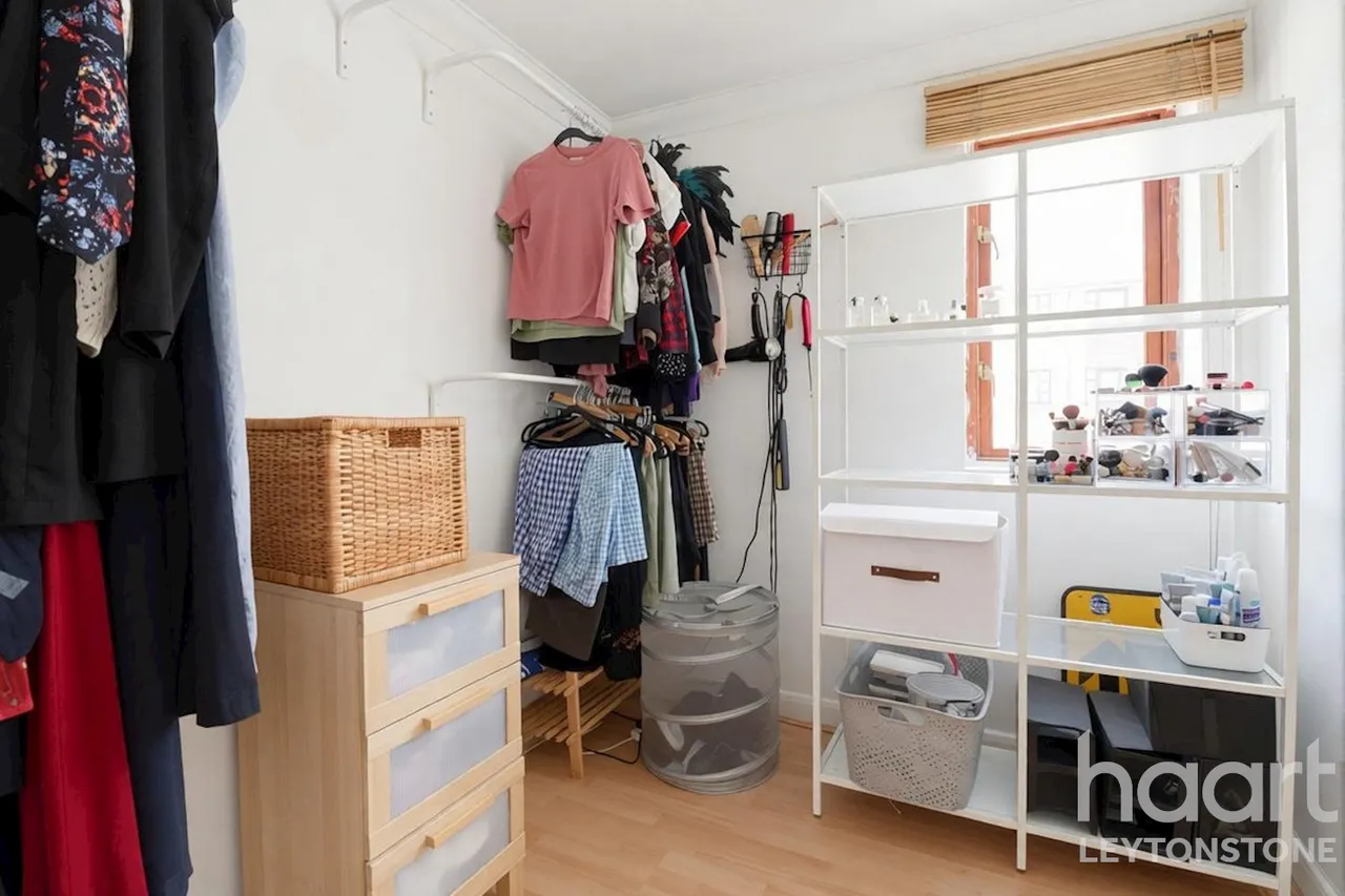 Baird Close, London, E10, photo 17