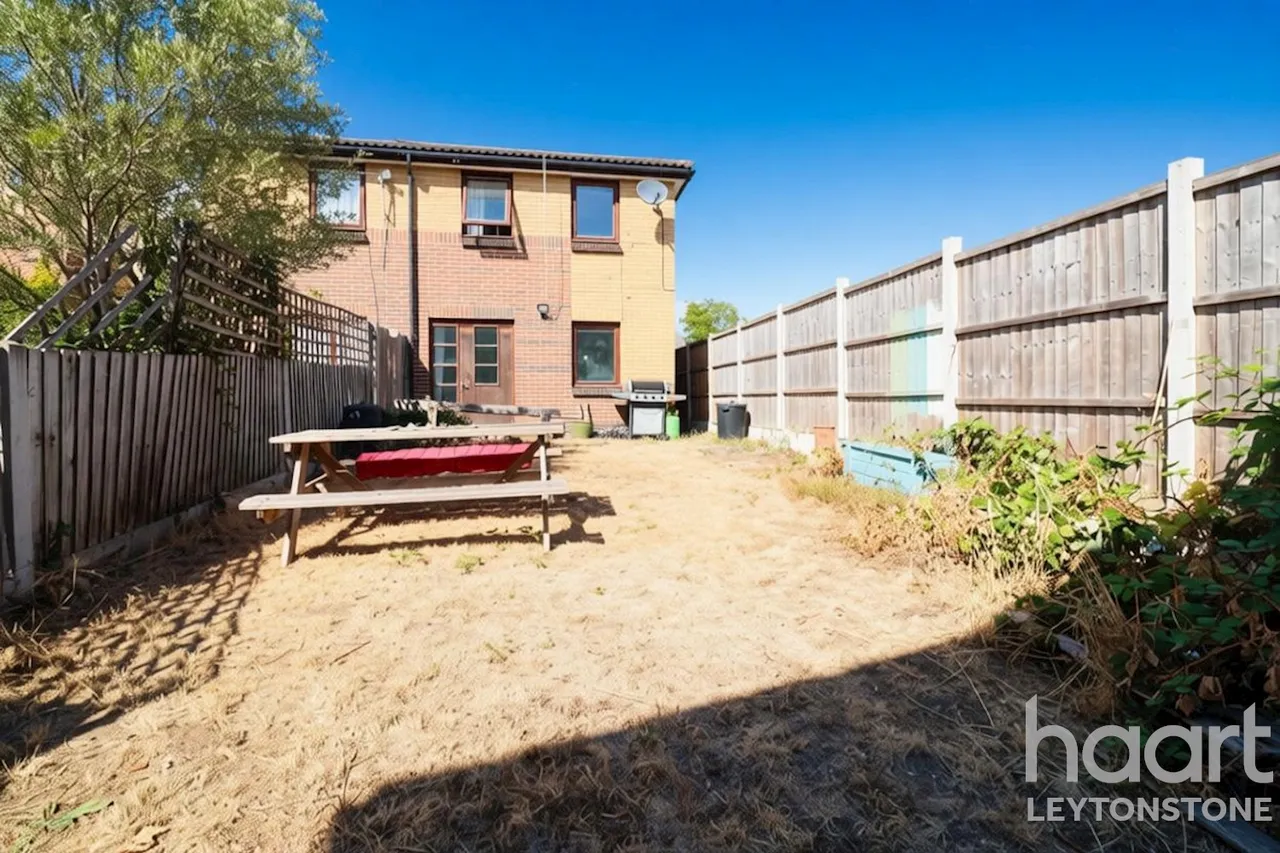 Baird Close, London, E10, photo 21