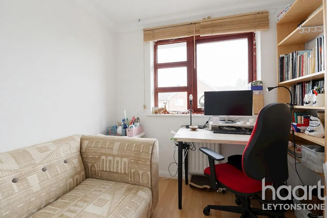 Baird Close, London, E10, photo 15