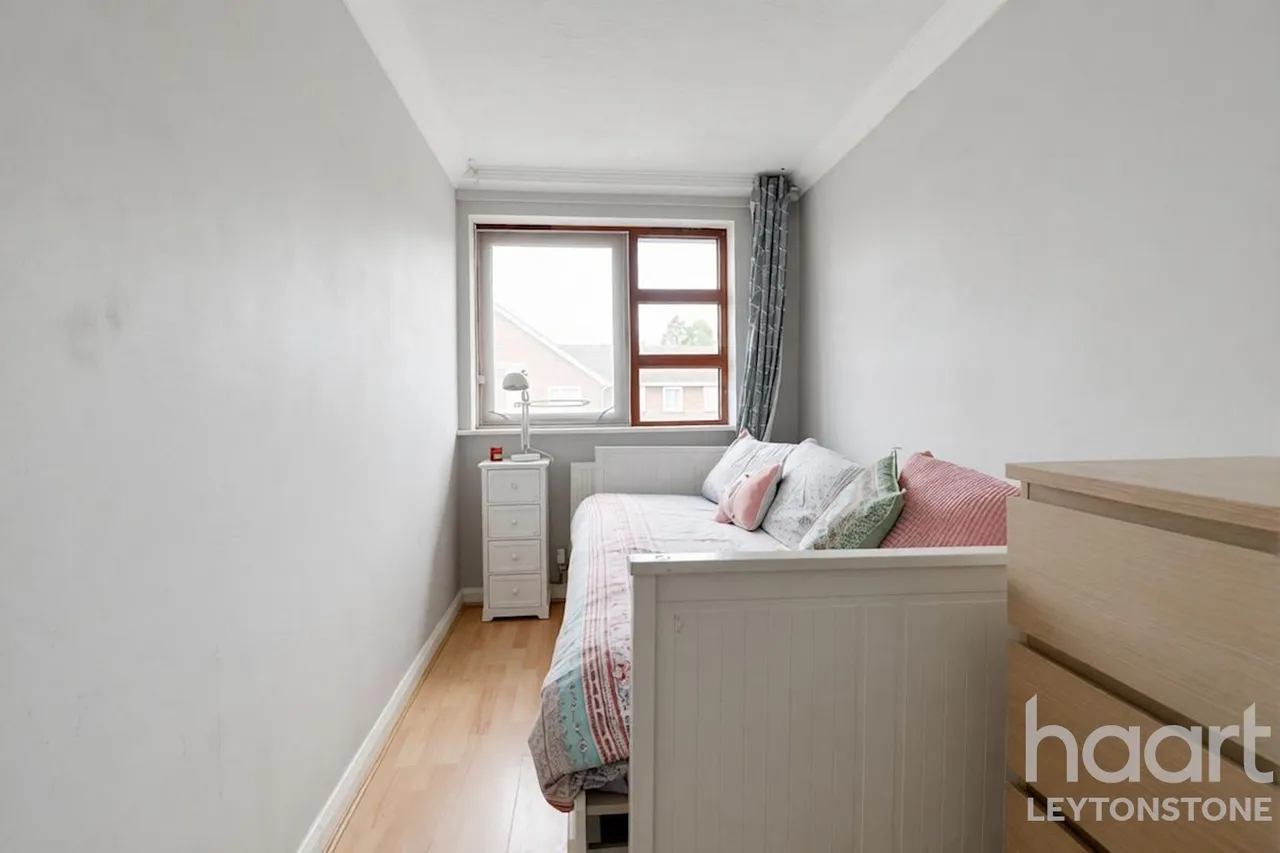 Baird Close, London, E10, photo 14