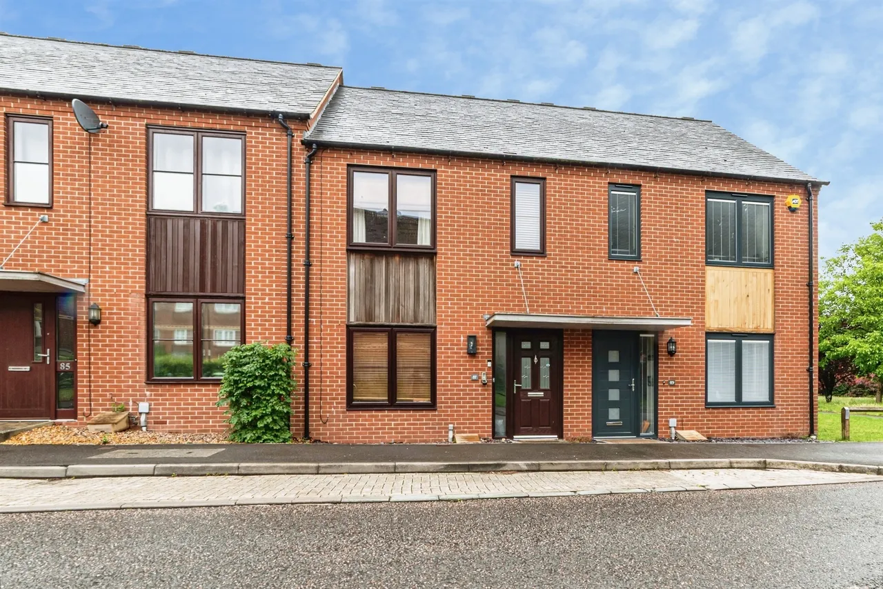 2 bed house for sale, Park Prewett Road, Basingstoke, RG24