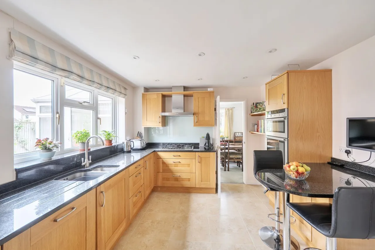 Dean Close, Frome, BA11, photo 3