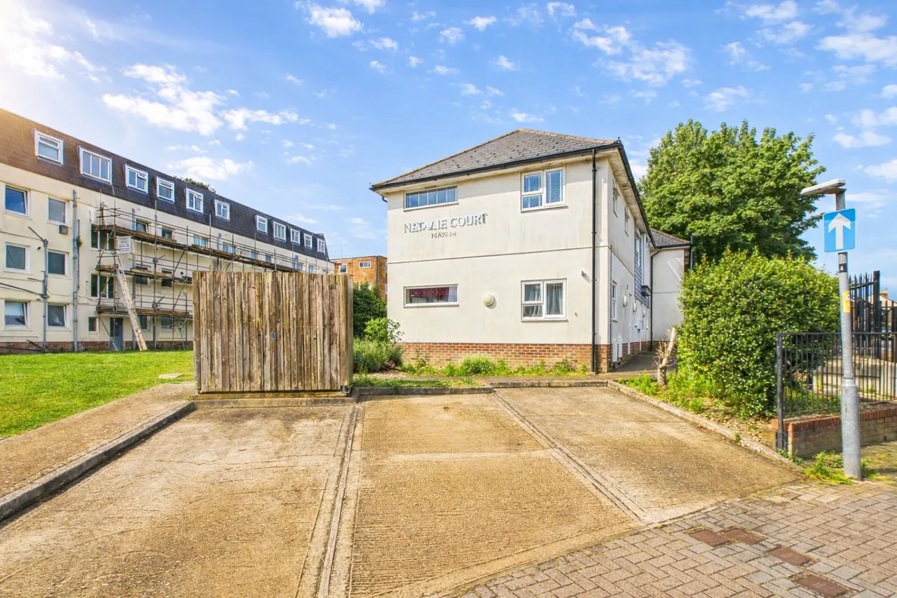 Park Lane, Cosham, PO6, photo 10