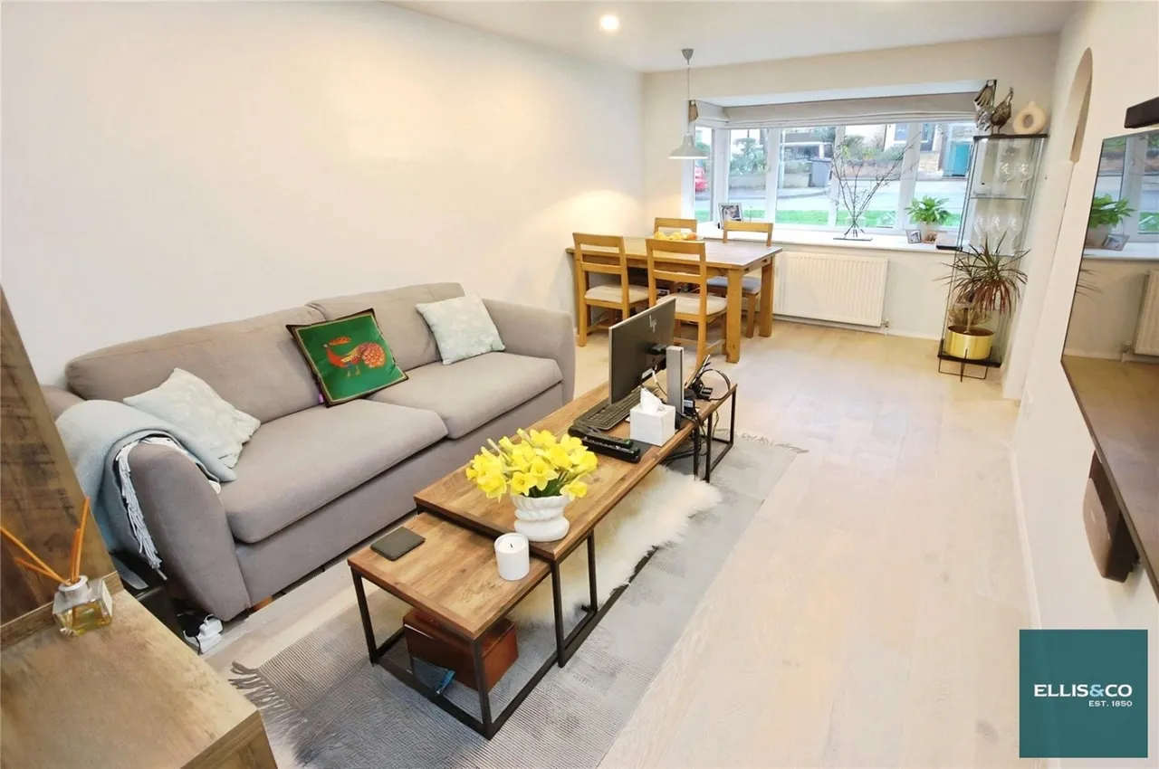 1 bed flat for sale, Greenway Close, Friern Barnet, N11