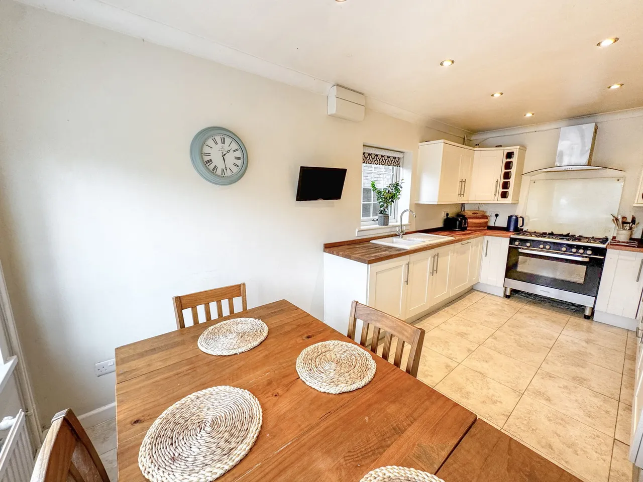 Waunlon, Newton, Porthcawl, CF36 5RT, photo 11