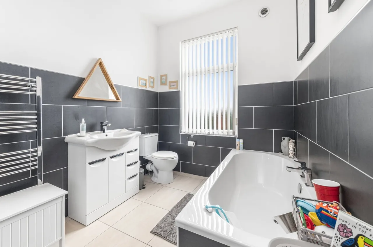 Manston Terrace, Leeds, LS15, photo 9