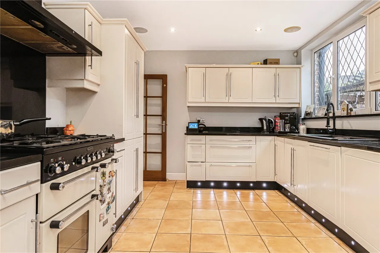 Fairgreen, Hadley Wood, EN4 0QS, photo 11