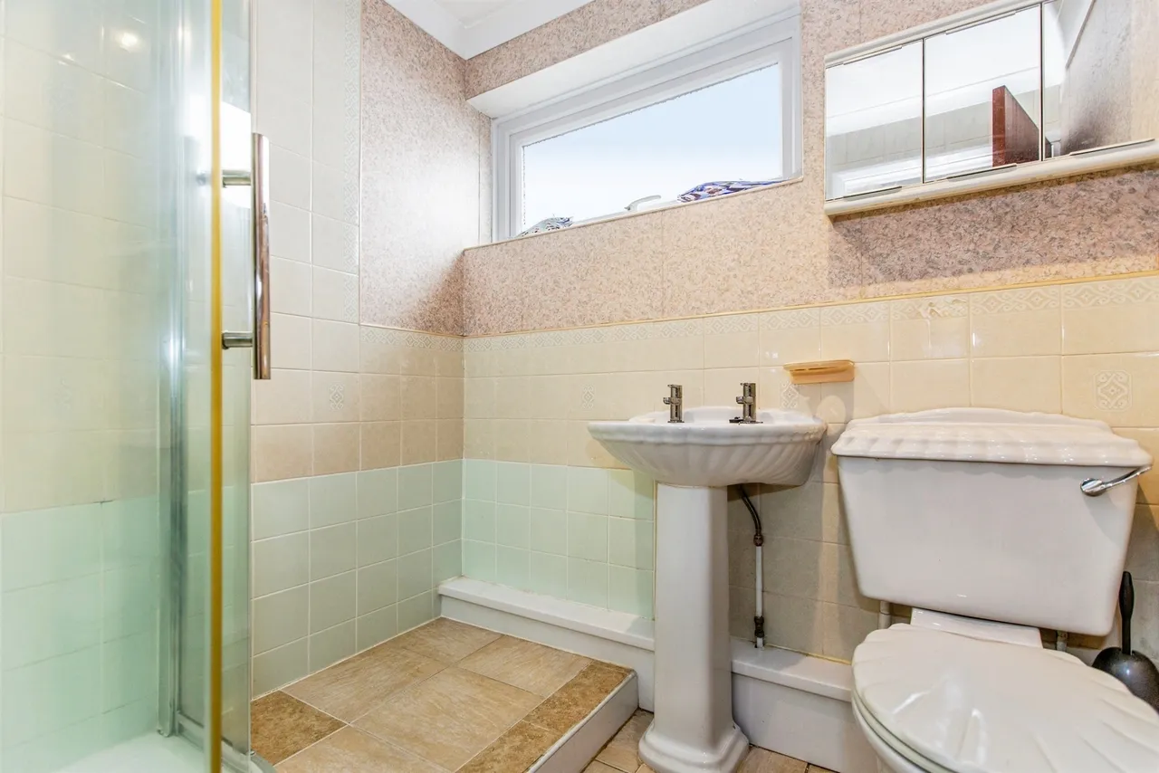 Langham Road, Wellingborough, NN9, photo 16