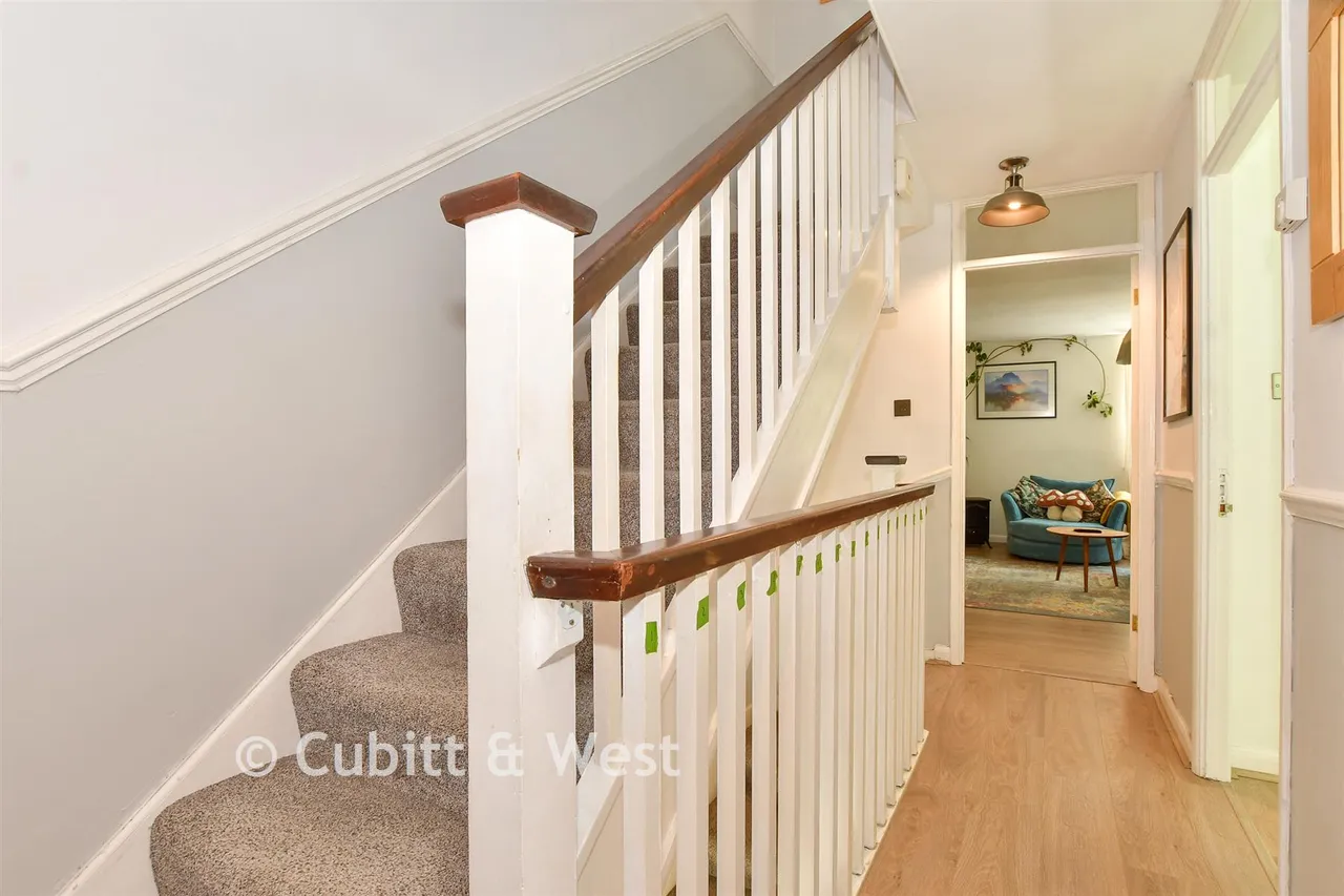 North Parade, Horsham, RH12, photo 8