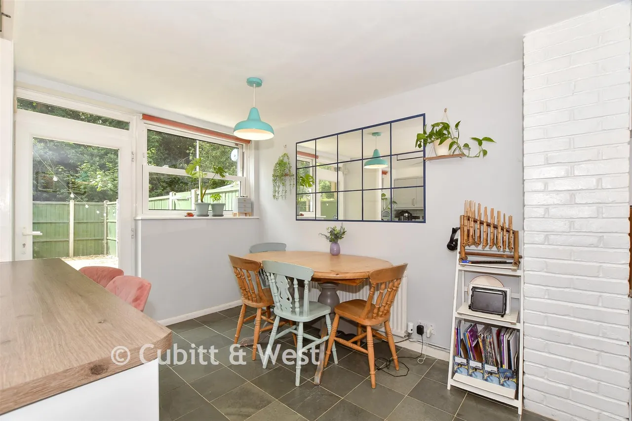 North Parade, Horsham, RH12, photo 5