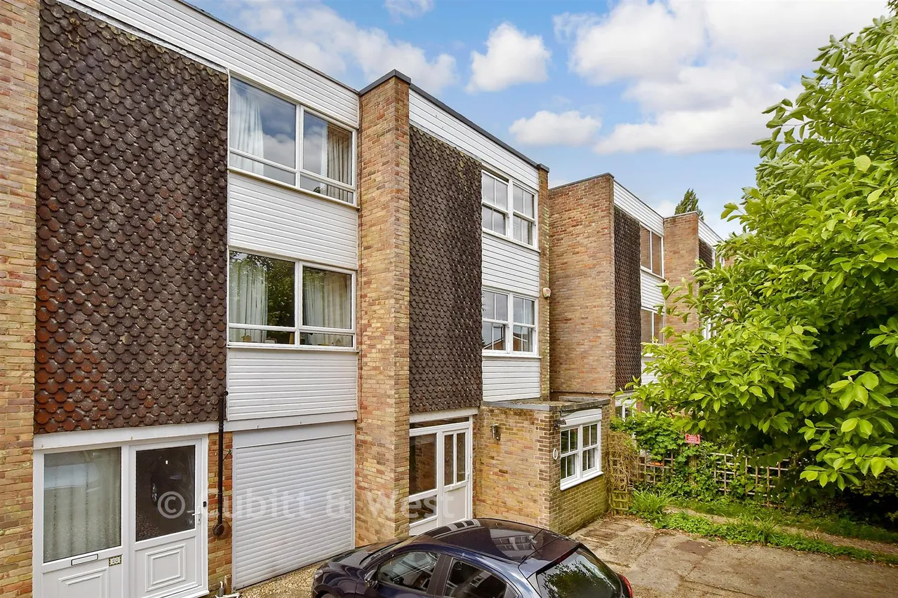 4 bed house for sale, North Parade, Horsham, RH12