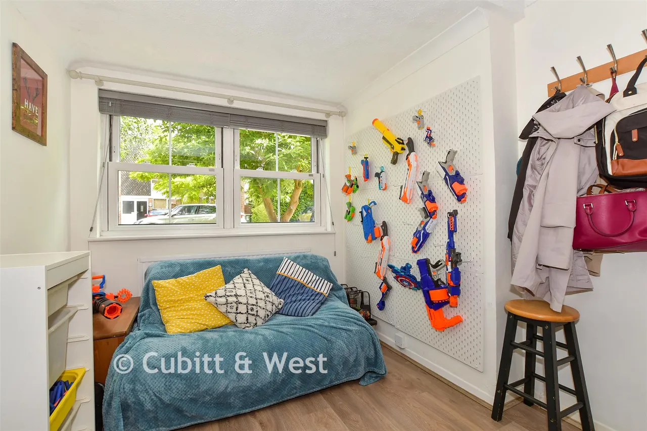 North Parade, Horsham, RH12, photo 6
