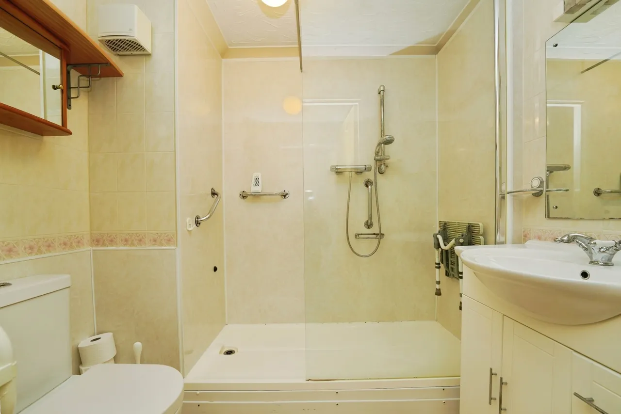 Westgate Street, Gloucester, Gloucestershire, GL1, photo 5