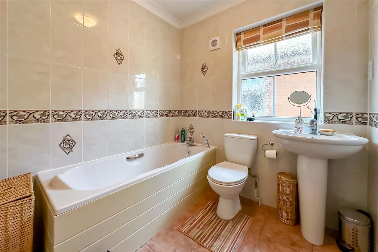 Brightview Close, St. Albans, Hertfordshire, AL2 3NH, photo 11
