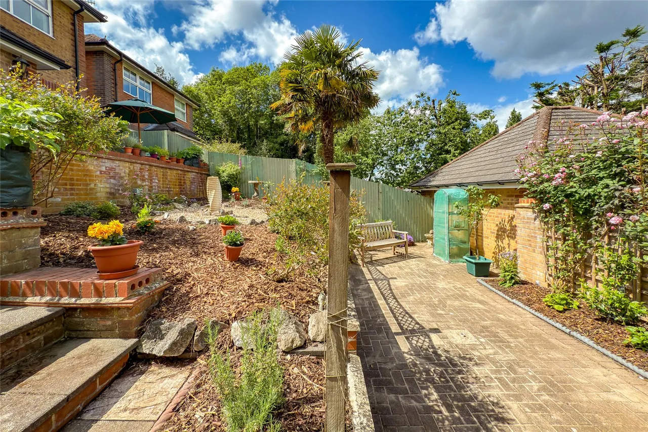 Brightview Close, St. Albans, Hertfordshire, AL2 3NH, photo 13