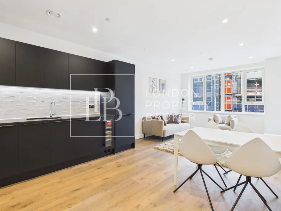 Langham Grove, London, SE28, photo 4