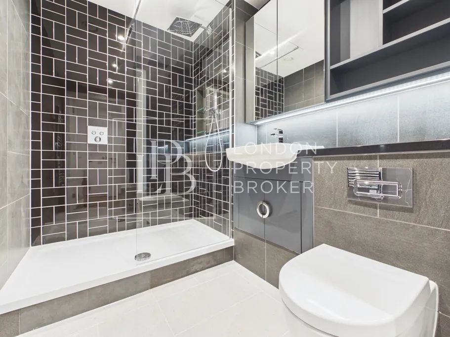 Langham Grove, London, SE28, photo 13