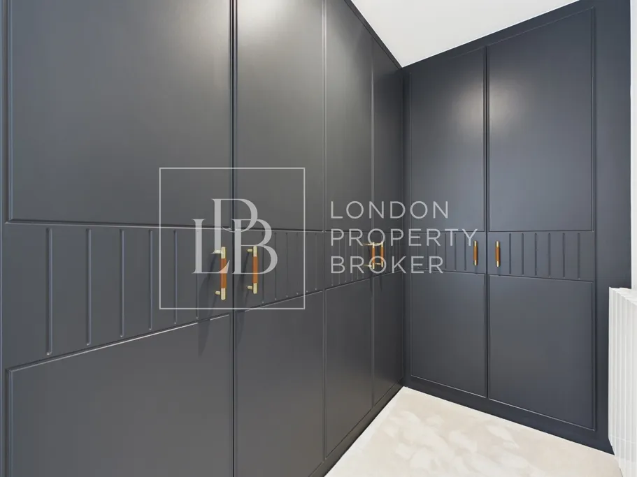 Langham Grove, London, SE28, photo 9