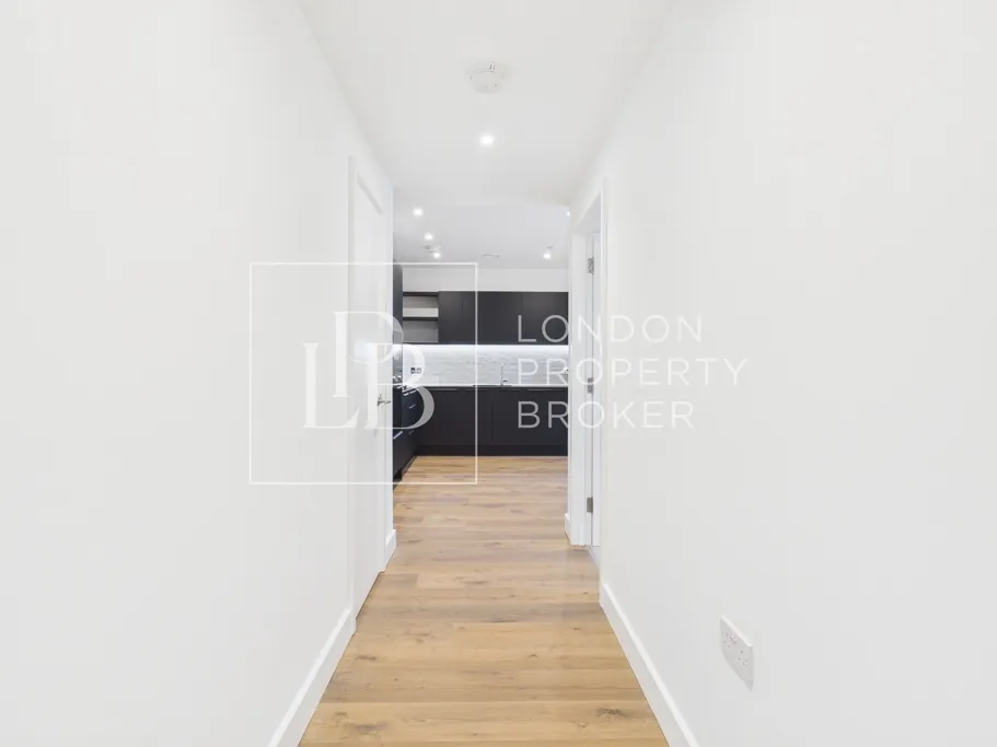 Langham Grove, London, SE28, photo 11