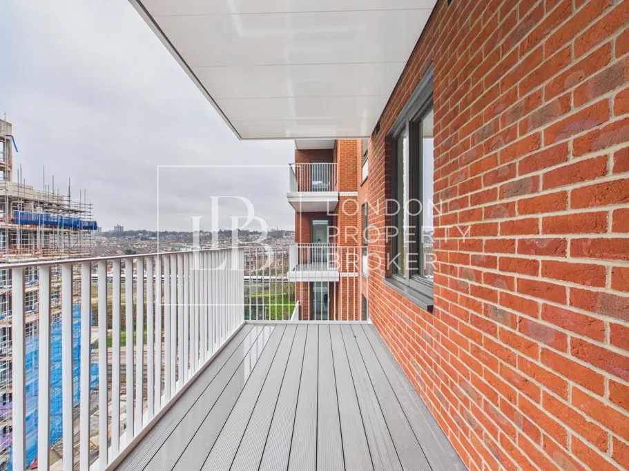 Langham Grove, London, SE28, photo 14