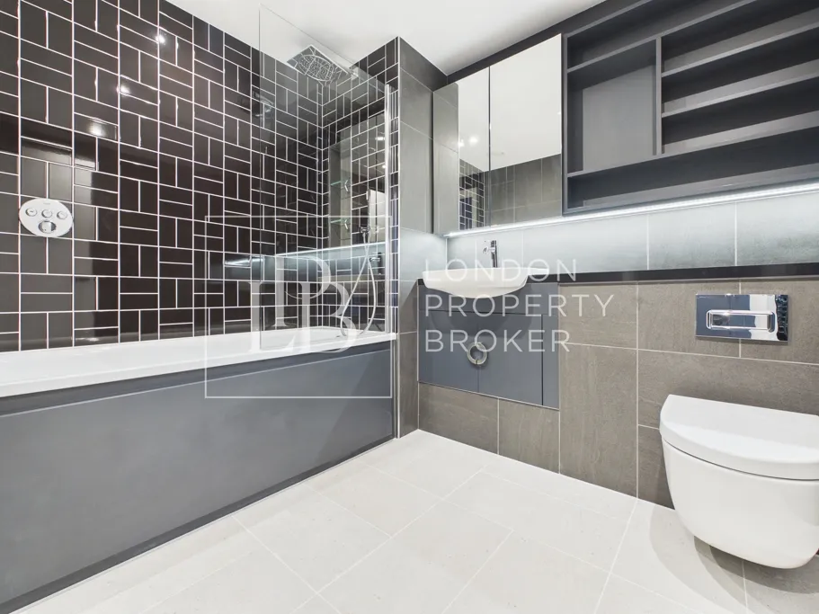 Langham Grove, London, SE28, photo 12