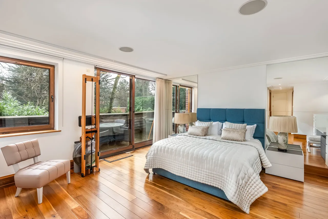 49 The Bishops Avenue, N2, photo 12