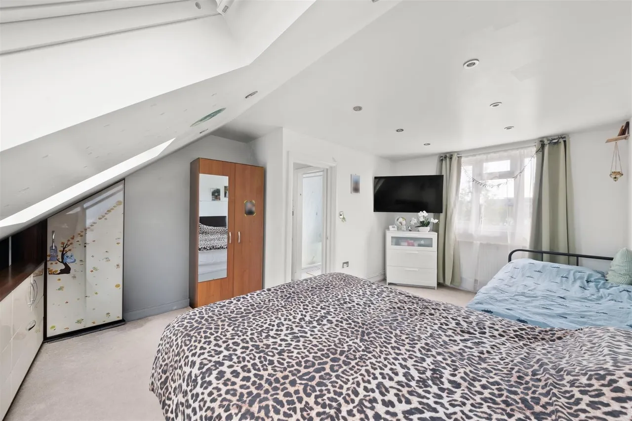 Nield Road, Hayes, photo 13