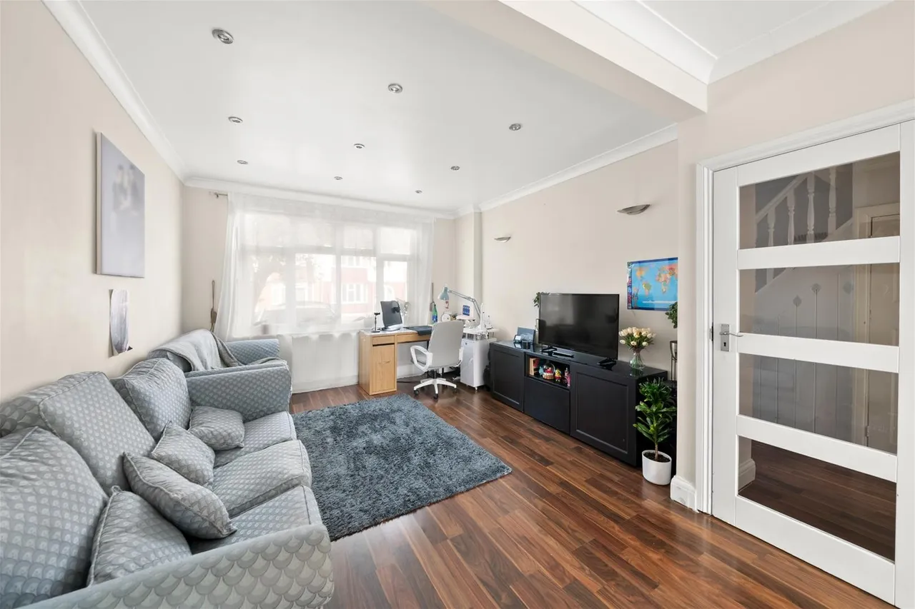 Nield Road, Hayes, photo 3