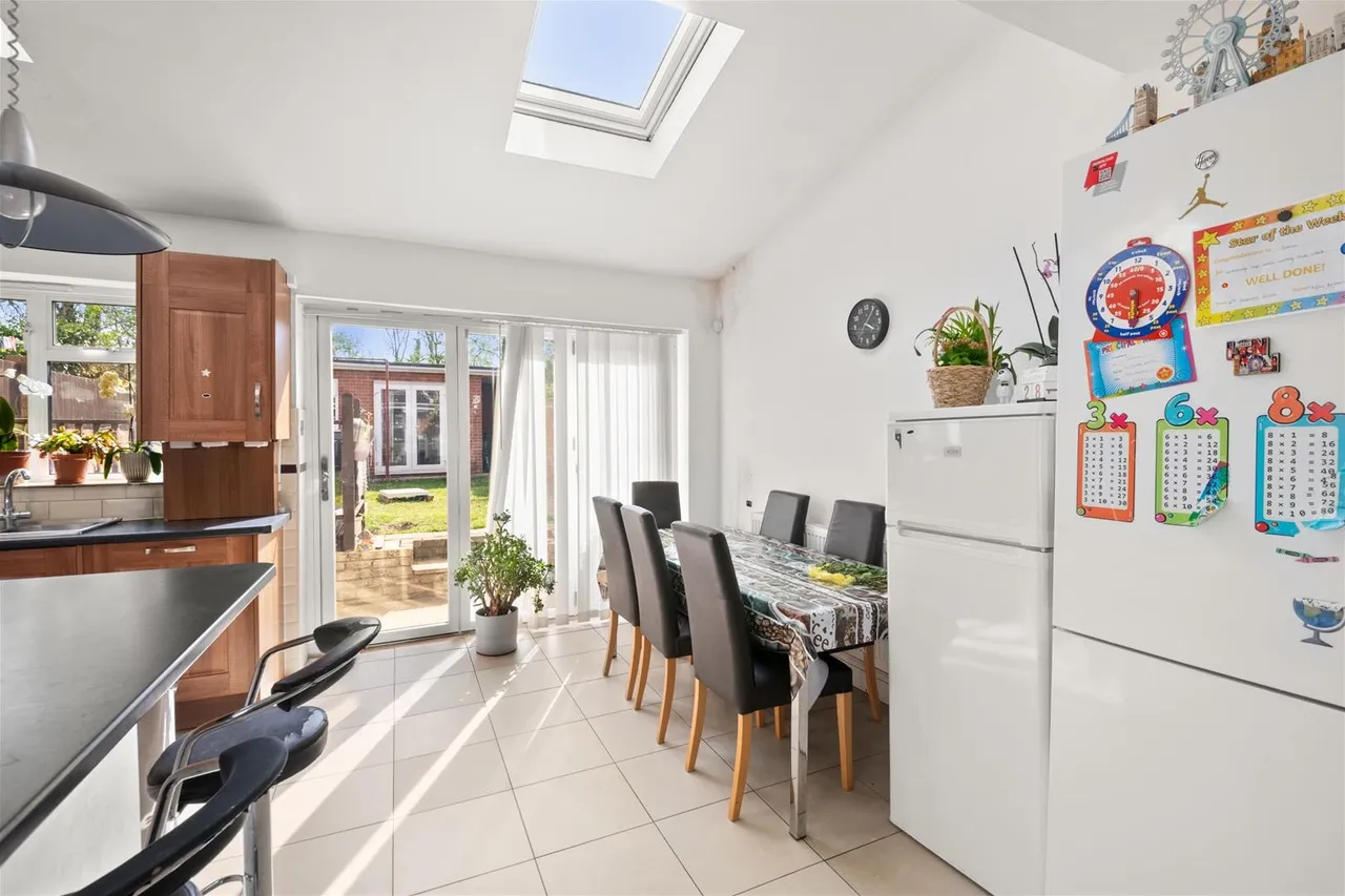 Nield Road, Hayes, photo 6