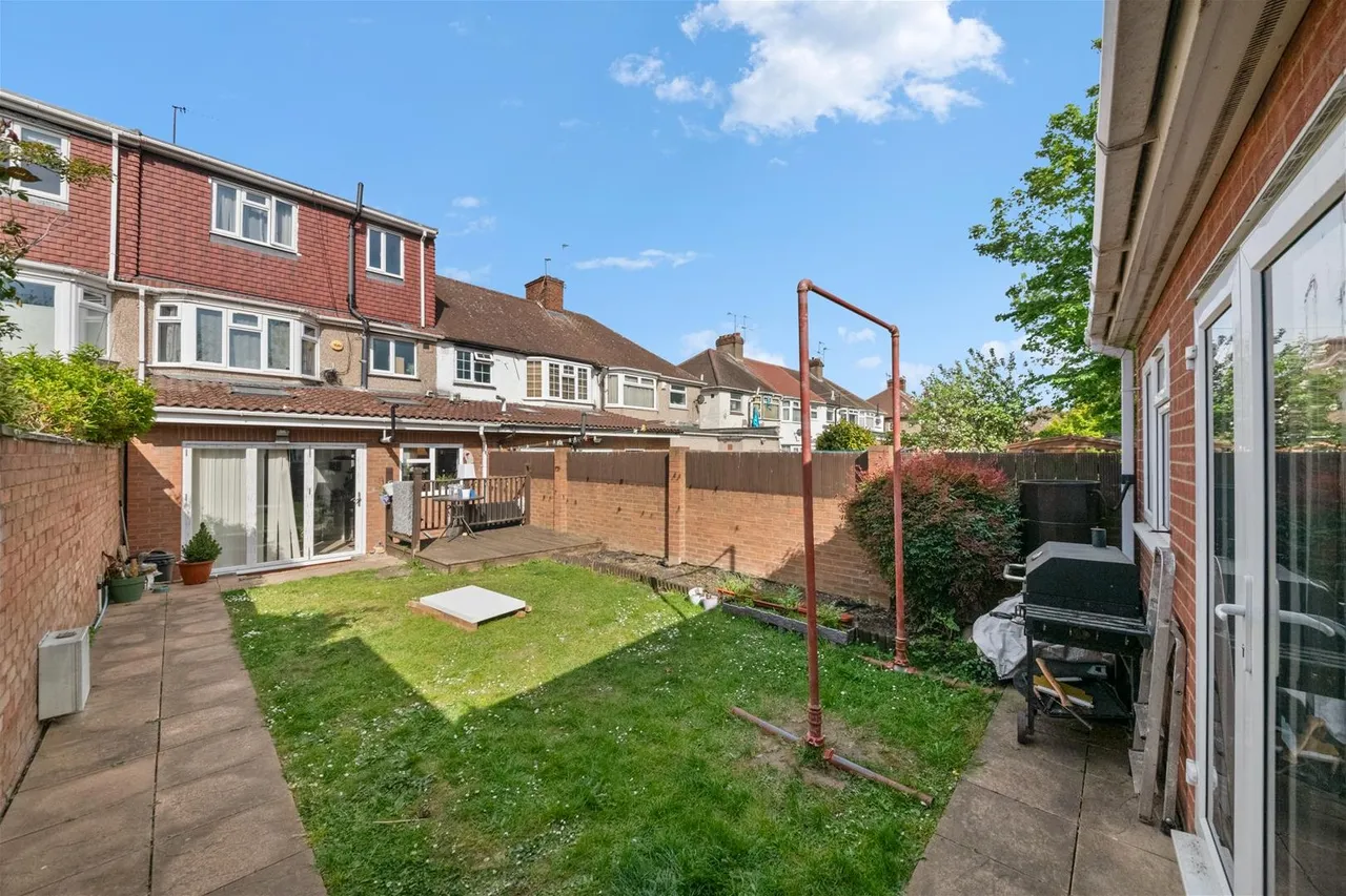 Nield Road, Hayes, photo 15