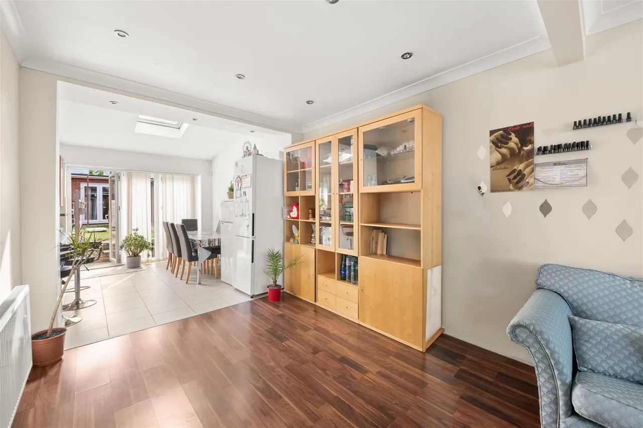 Nield Road, Hayes, photo 5