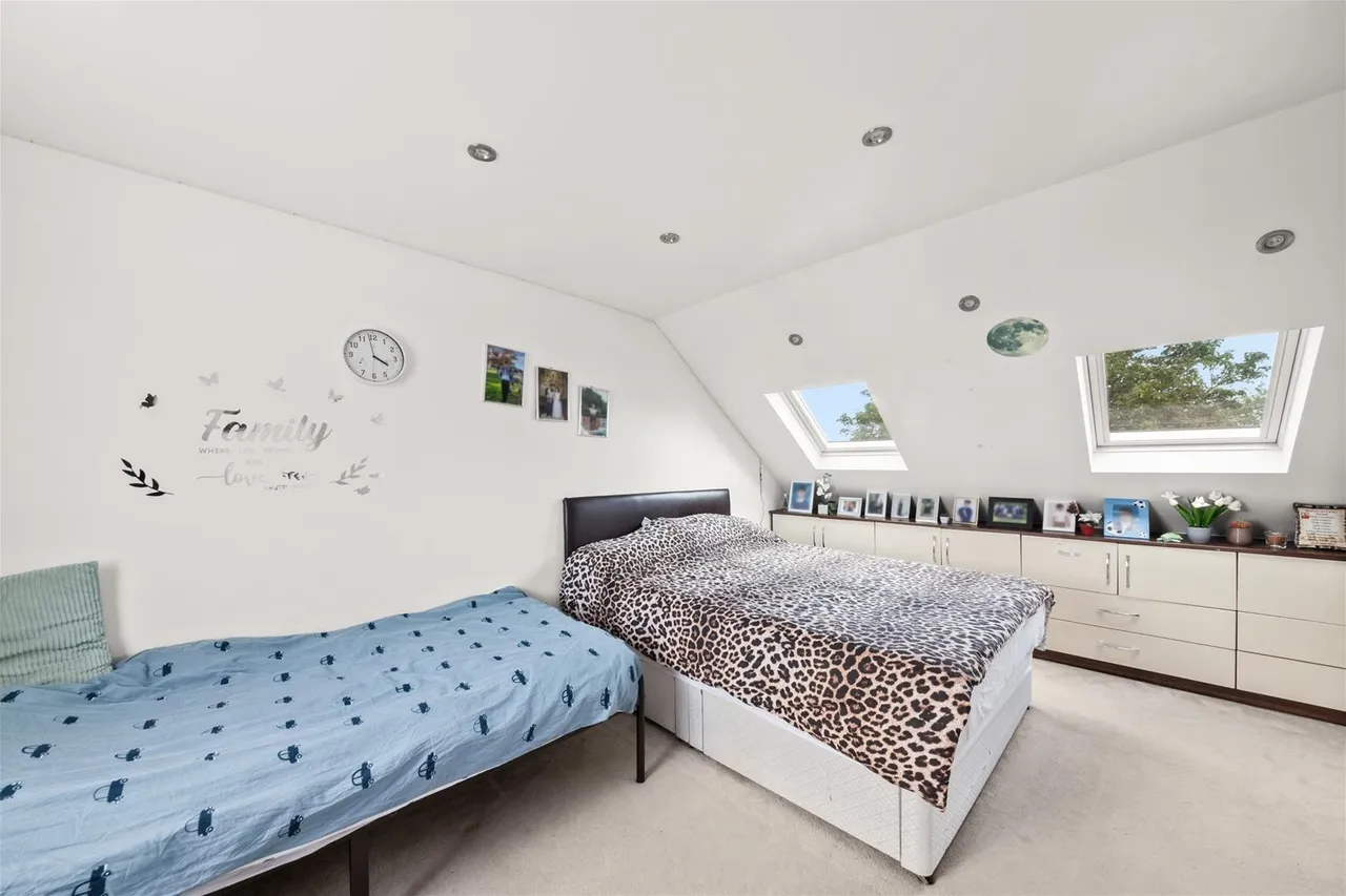 Nield Road, Hayes, photo 12